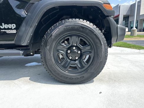 Used 2020 Jeep Wrangler Unlimited Sport AWD/4WD image 13