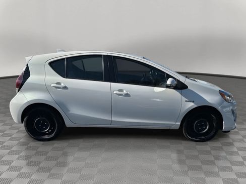 Used 2015 Toyota Prius C One image 2