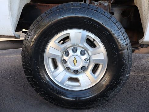Used 2010 Chevrolet Silverado 2500 LTZ w/ Suspension Package, Off-Road image 42