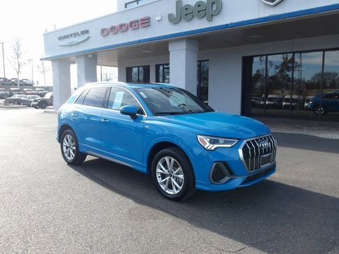 Used 2023 Audi Q3 2.0T Premium image 2