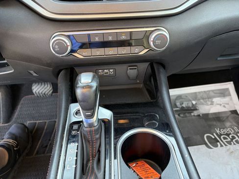 Used 2024 Nissan Altima 2.5 SR FWD image 15