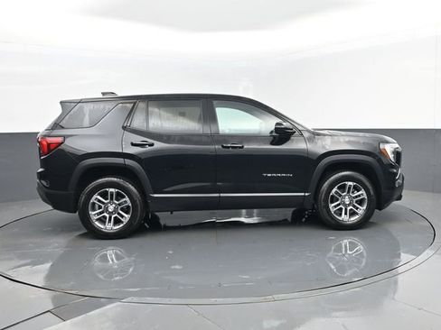 Used 2025 GMC Terrain Elevation image 4