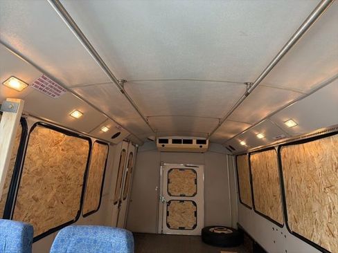 Used 2011 Ford E-450 and Econoline 450 Super Duty w/ Shuttle Bus Prep Pkg RWD image 38