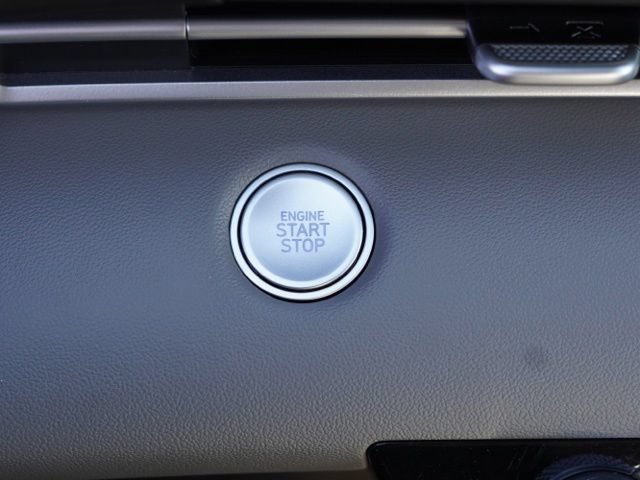 Used 2025 Hyundai Elantra Hybrid FWD image 20