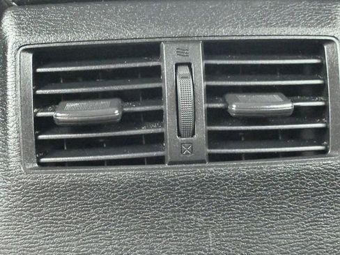 Used 2024 Mitsubishi Outlander SE FWD image 16