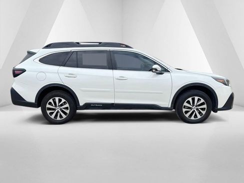 Used 2022 Subaru Outback Premium image 8