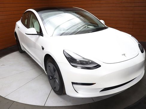 Used 2023 Tesla Model 3 Standard Range RWD image 21