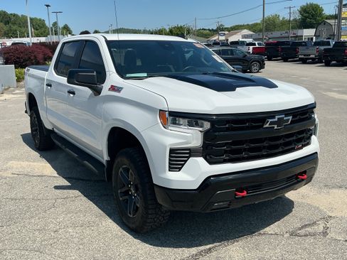 Certified 2024 Chevrolet Silverado 1500 LT Trail Boss AWD/4WD image 4