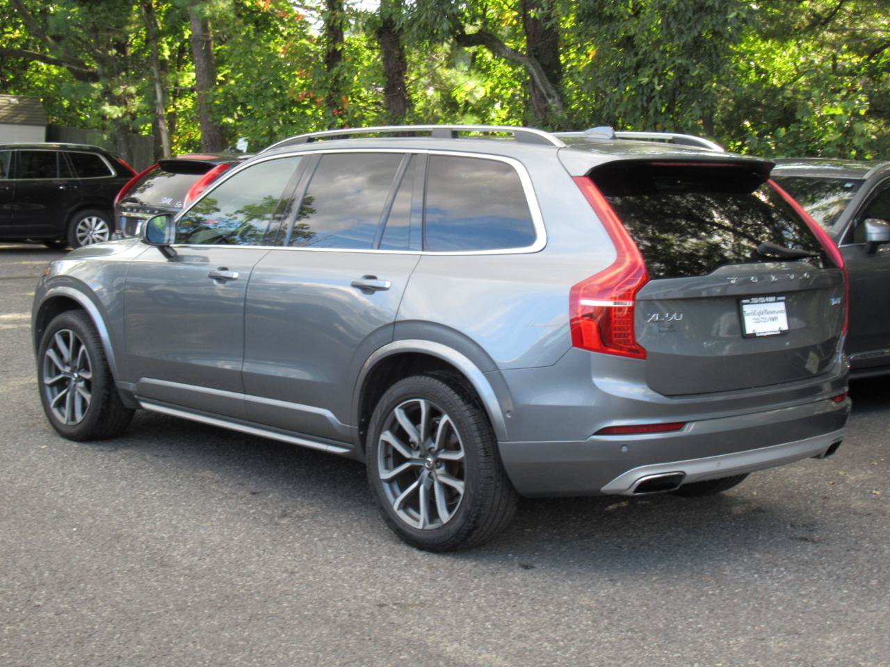 Used 2017 Volvo XC90 T6 Momentum w/ Vision Package AWD/4WD image 4