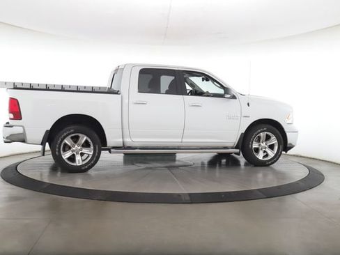 Used 2017 RAM 1500 Classic SLT w/ SLT Plus D←cor Group AWD/4WD image 6