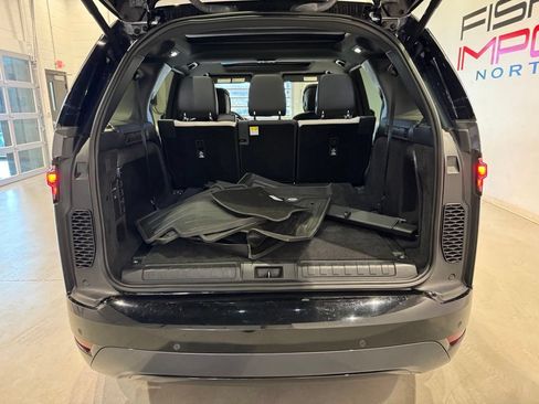 Used 2024 Land Rover Discovery Dynamic SE AWD/4WD image 31