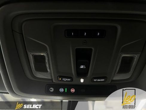 Used 2021 Chevrolet Silverado 1500 LT Trail Boss w/ Convenience Package II AWD/4WD image 23