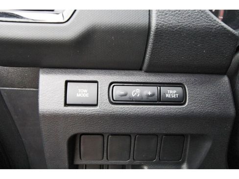 Used 2023 Nissan Frontier PRO-4X w/ Tow Package AWD/4WD image 19