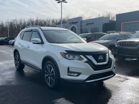 Used 2019 Nissan Rogue SL w/ Premium Package image 1