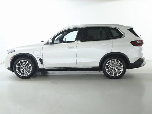 Used 2026 BMW X5 xDrive50e AWD/4WD image 39