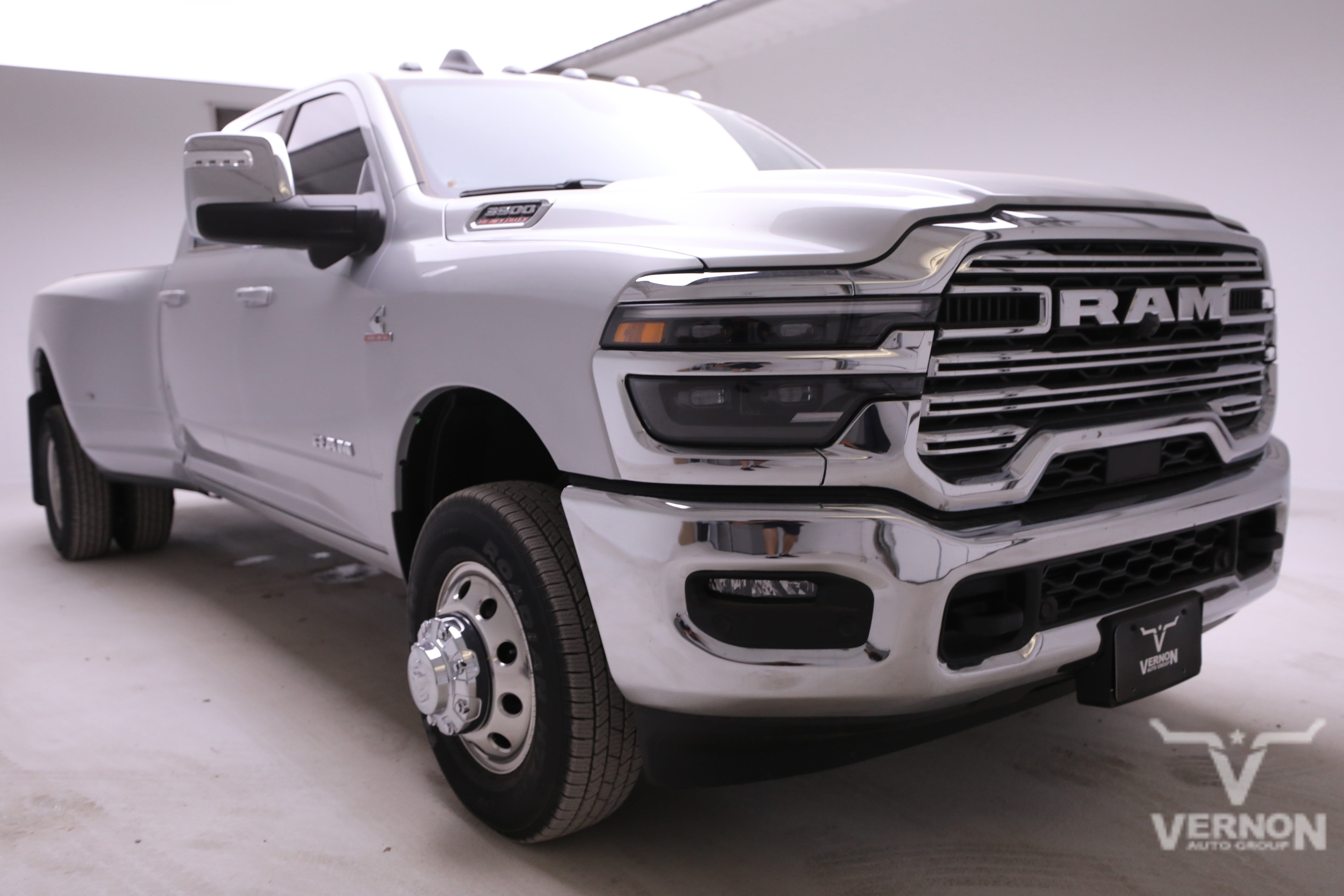New 2026 RAM 3500 Laramie w/ Towing Technology Group AWD/4WD image 7
