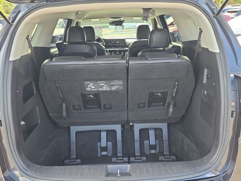 Used 2023 Kia Carnival LX FWD image 10