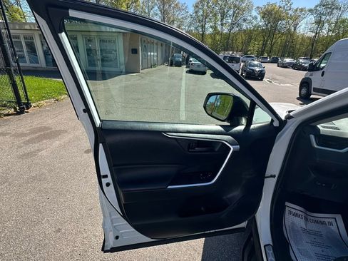 Used 2023 Toyota RAV4 LE AWD/4WD image 21