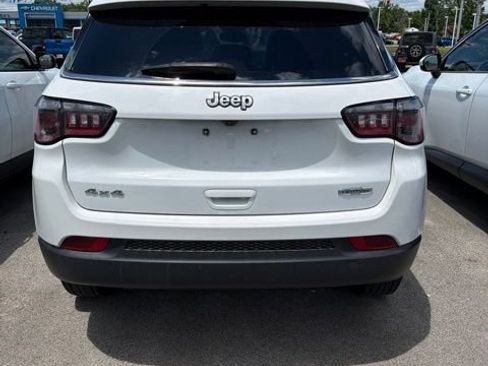 Used 2024 Jeep Compass Latitude AWD/4WD image 5