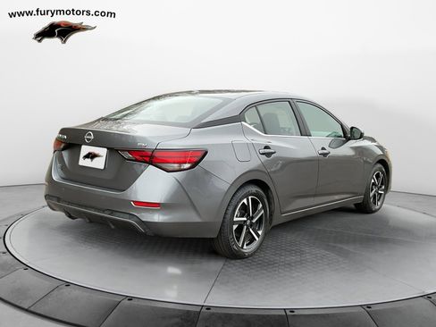 Used 2024 Nissan Sentra SV image 3