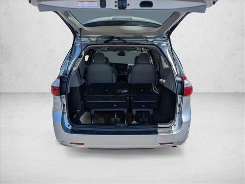 Used 2019 Toyota Sienna Limited Premium AWD/4WD image 6