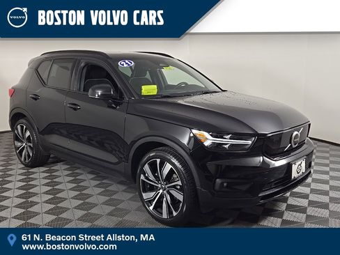 Used 2021 Volvo XC40 P8 Recharge w/ Advanced Package image 1