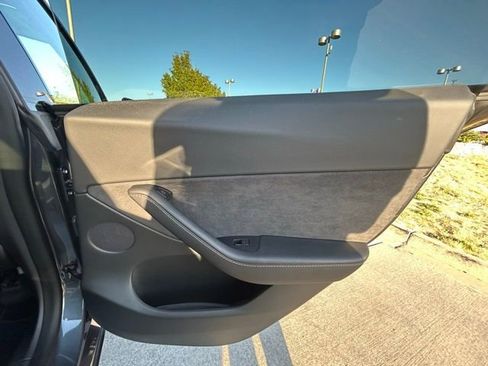 Used 2022 Tesla Model Y Performance AWD/4WD image 21
