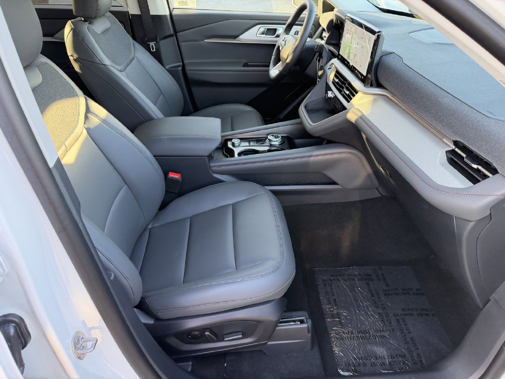 New 2026 Ford Explorer Active w/ Active Comfort Package RWD image 12