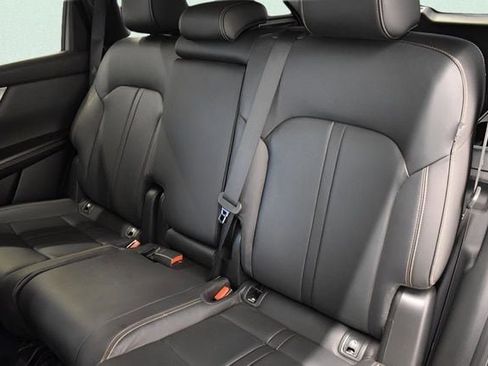 Used 2025 MAZDA CX-70 3.3 Turbo w/ Preferred Package image 7