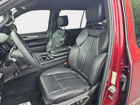 Used 2022 Jeep Wagoneer Series III w/ Flexible Seating Group AWD/4WD image 15
