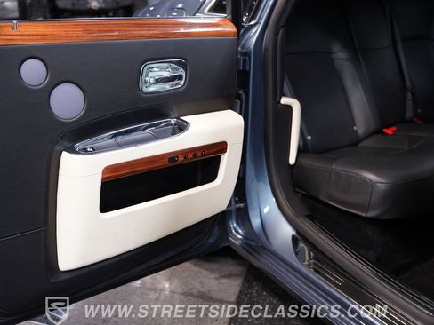 Used 2010 Rolls-Royce Ghost RWD image 39