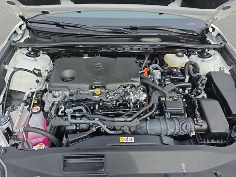 Used 2025 Toyota Camry SE w/ Multimedia Upgrade Package image 29