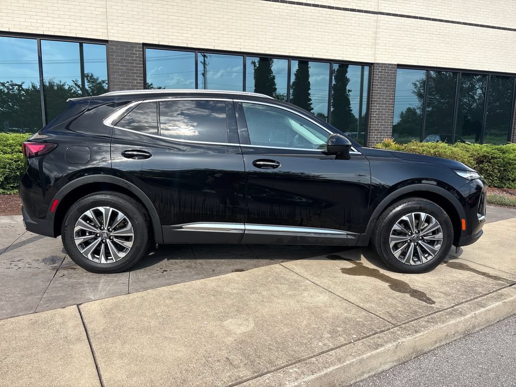 Used 2025 Buick Envision Preferred AWD/4WD image 4