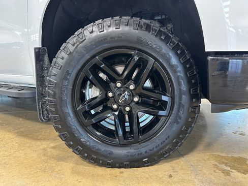 Used 2023 Chevrolet Silverado 1500 LT Trail Boss w/ Protection Package AWD/4WD image 9