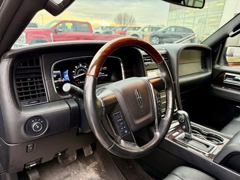 Used 2017 Lincoln Navigator L Reserve image 8