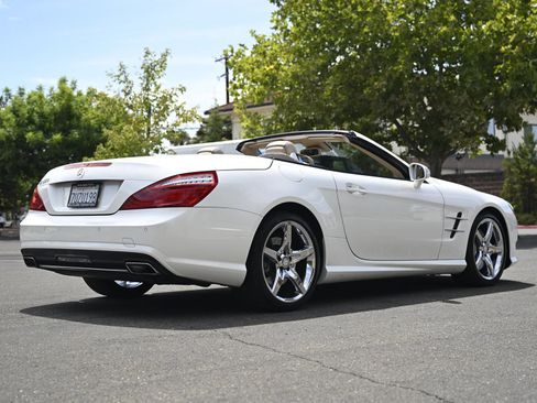 Used 2013 Mercedes-Benz SL 550 image 13