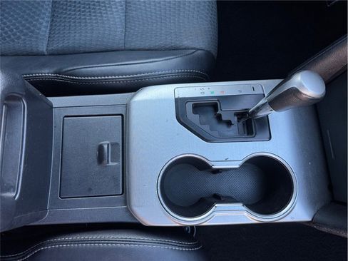 Used 2014 Toyota Camry SE FWD image 19