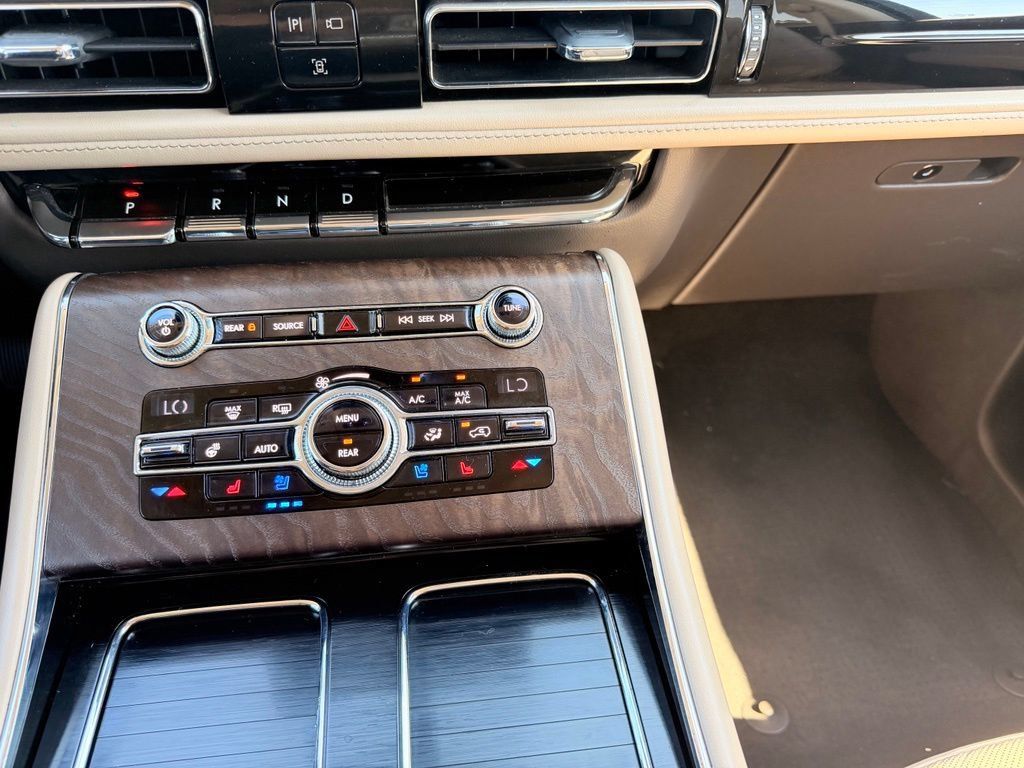 Used 2020 Lincoln Aviator Reserve w/ Equipment Group 201A AWD/4WD image 26