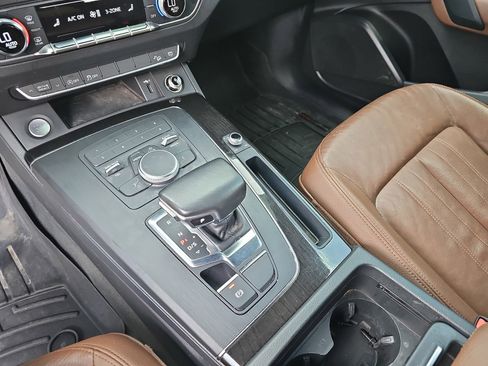 Used 2019 Audi Q5 2.0T Premium w/ Convenience Package AWD/4WD image 28