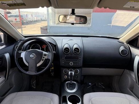 Used 2010 Nissan Rogue S image 18