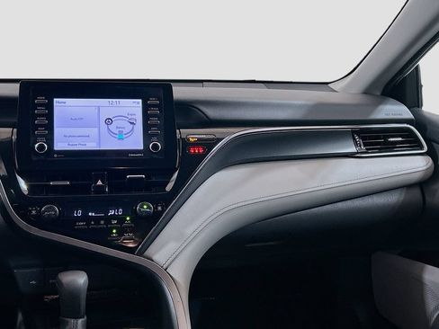Used 2022 Toyota Camry LE FWD image 19