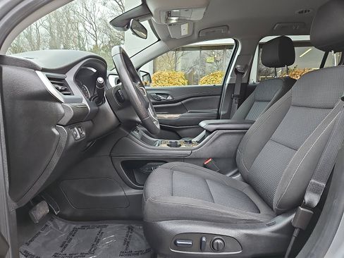 Used 2023 GMC Acadia SLE w/ Driver Convenience Package image 13