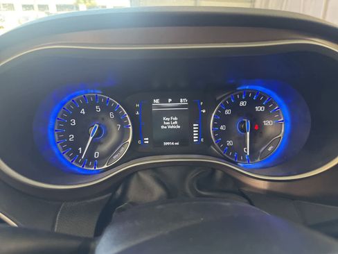 Used 2023 Chrysler Voyager LX FWD image 22