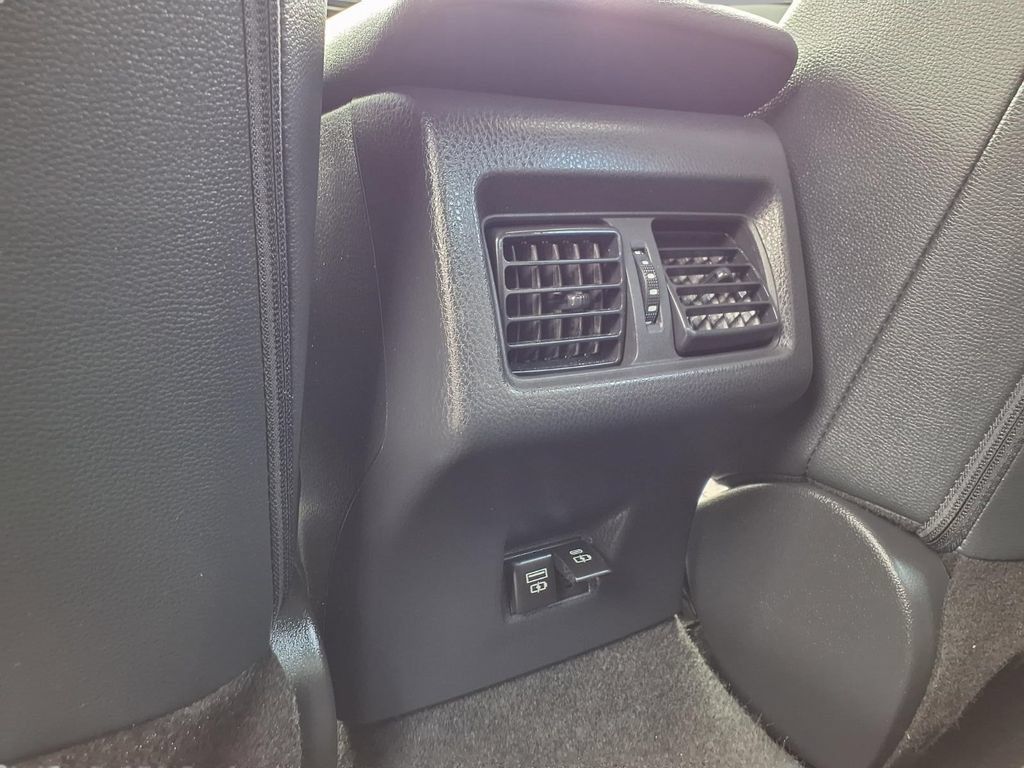 Used 2025 Toyota Camry SE FWD image 24