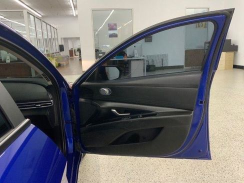 Used 2023 Hyundai Elantra SEL FWD image 37