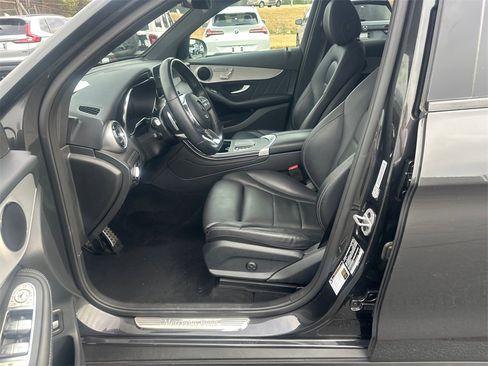 Used 2022 Mercedes-Benz GLC 300 image 9