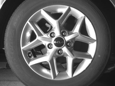 Used 2025 Kia Soul LX w/ LX Technology Package FWD image 15