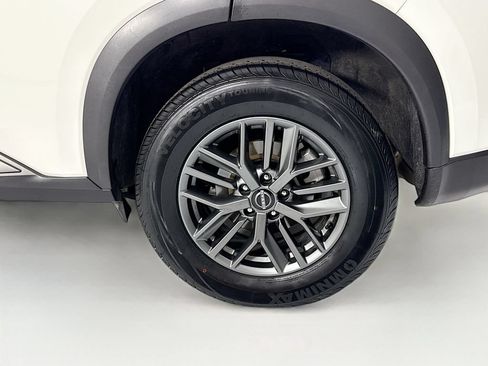 Used 2024 Nissan Rogue S FWD image 31