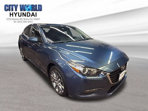 Used 2018 MAZDA MAZDA3 Touring FWD image 7