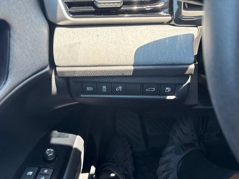 Used 2025 Toyota Camry LE AWD/4WD image 15